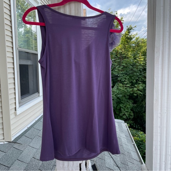 B’leev Drape Front Sleeveless Top with Flower Embellishment Size XL - Picture 6 of 9